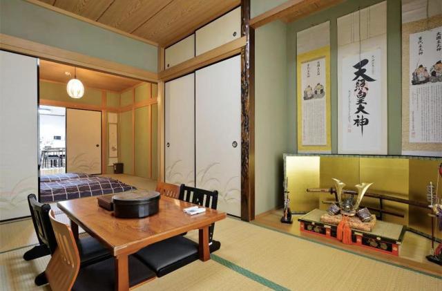 Guest House TIHARU 6bedrooms12people max and Straight to USJ and Near the hot spring