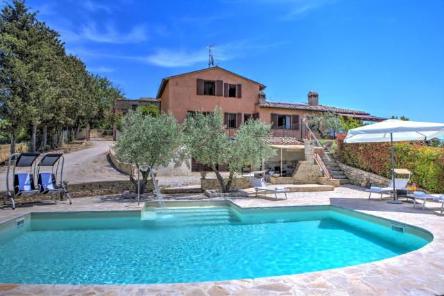 Villa San Lorenzo - Hilltop Villa With Private Pool, Jacuzzi & AirCO