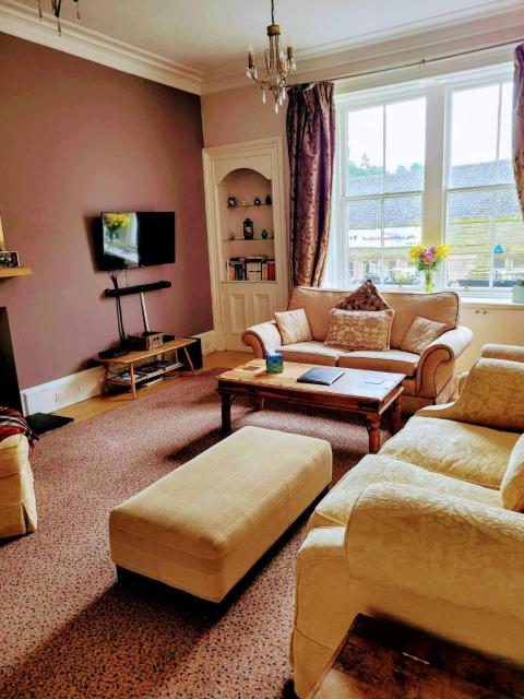 Huge 4 Bed Apt - Perfect Base to Explore The Borders