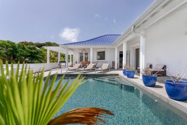 VILLA MALLORY, 3 bedrooms, private pool and ocean view