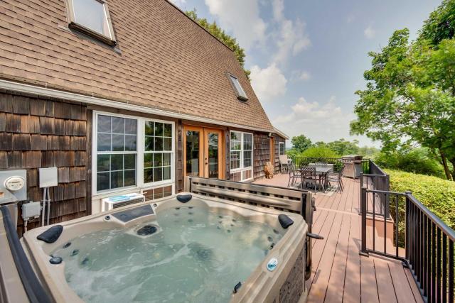 Rural Dutch Country Retreat - Private Hot Tub