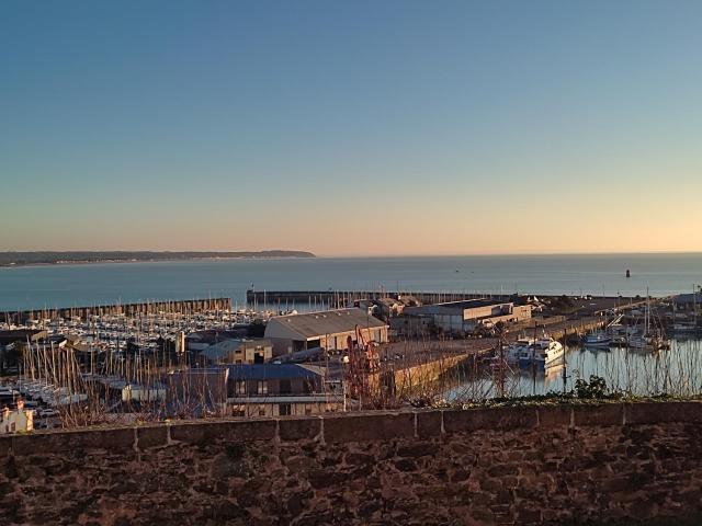 La Maison de l'Amiral vue sur mer à Granville