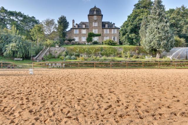 Le Domaine de Linars - L'Aile du Château