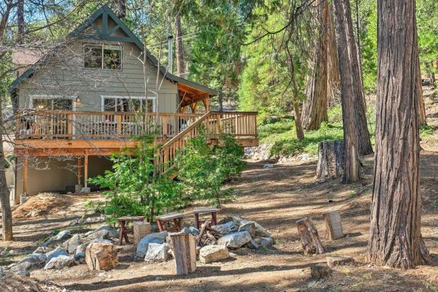 Oso Cozy Cabin in Arnold with Game Room and Deck!