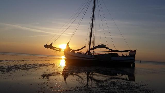 tjalkjacht pelikaan enkhuizen