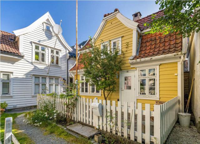 Charming Bergen house, rare historic house from 1779, Whole house