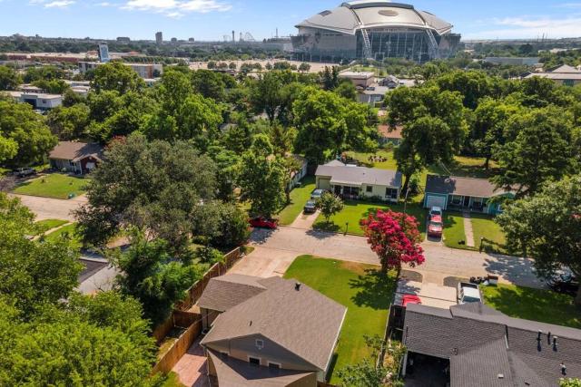 Arlington Home at AT&T Stadium - Cowboys, Globe Life by HomeStayPros