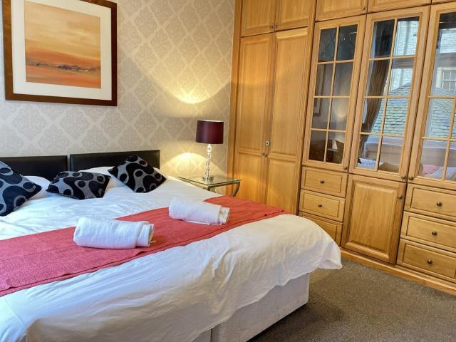 Royal Mile Mansions 2 Bedroom - Edinburgh City Centre