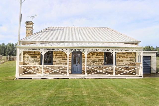 Taieri Bank Cottage - Middlemarch, Otago