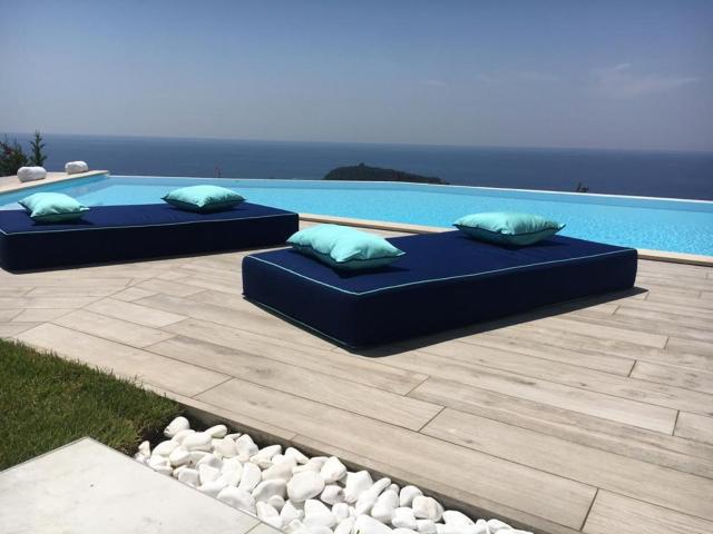 Luxury villa Blue&Blanc piscina a sfioro isola