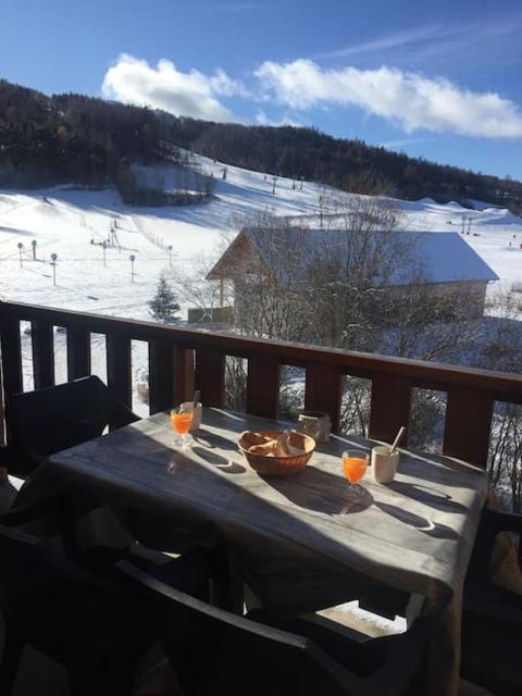 Appart très ensoleillé 5-6 pers au pied des pistes