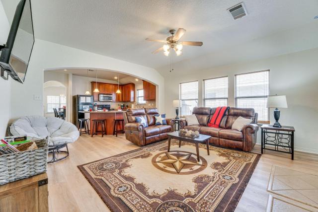 San Antonio Home with Game Room, 9 Mi to SeaWorld!