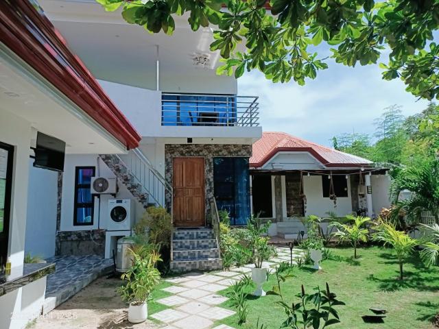 CHIEF'S VILLA Rentals Malapascua Island