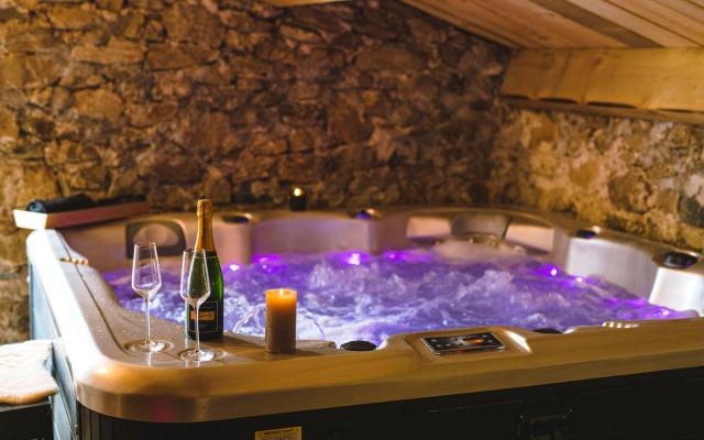 La Ferme de Beauregard SPA -LANARCE 07660 - jacuzzi et sauna