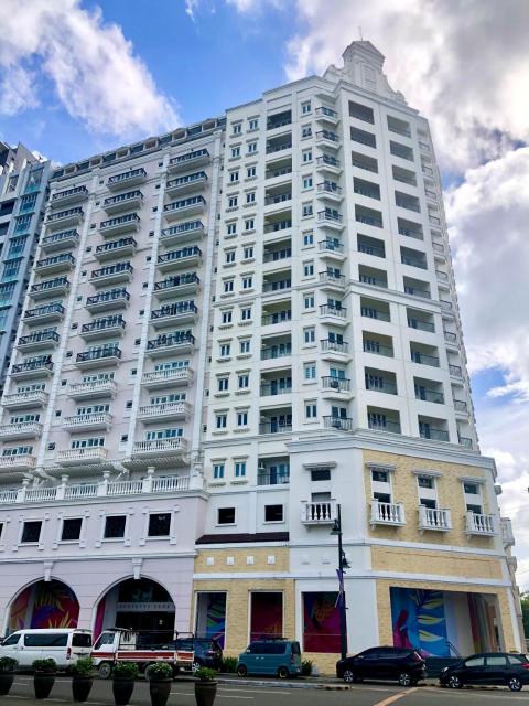 Lafayette Park Square Condominium Megaworld