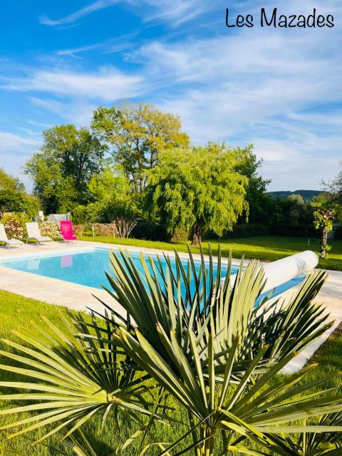 Les Mazades à 10 min de Périgueux avec piscine chauffée, meublé de tourisme classé 3 étoiles