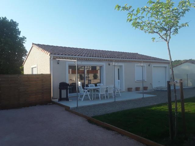 Maison individuelle neuve avec piscine