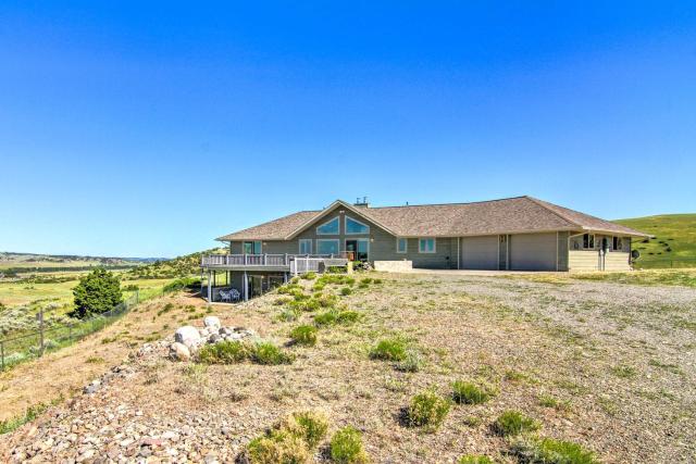 Sunny Big Timber Retreat with Spacious Deck!