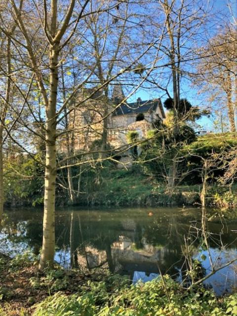 Grande maison de charme, 14 pers. 5 chambres, sauna, écrin de verdure, baby foot