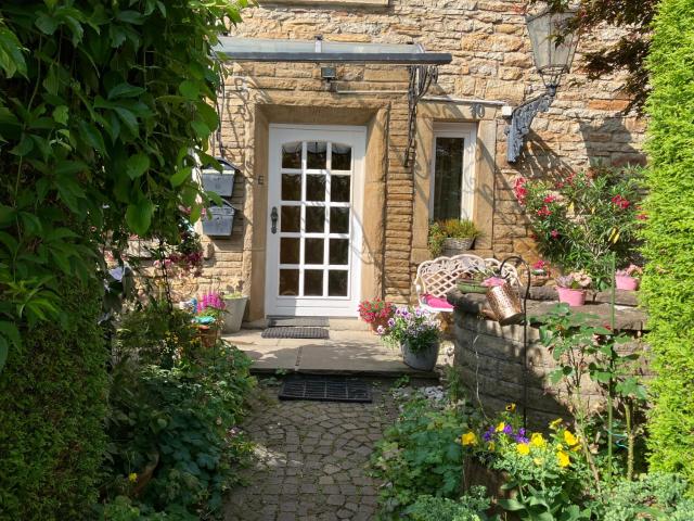 Ferienwohnung im Grünen EG mit Terrasse