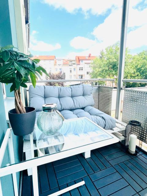 Renoviertes Apartment in zentraler Lage - WLAN, Smart-TV, Küche, Balkon und Queensize-Bett für 4 Gäste