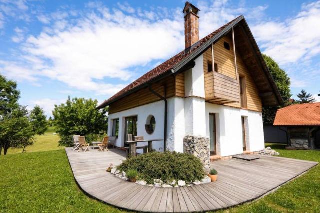 Unique Cottage House With Panoramic View On Ravnik