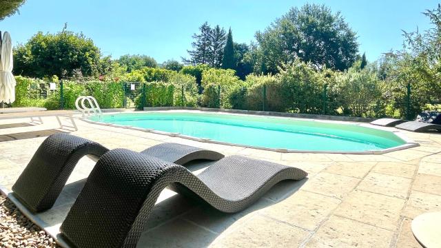 Rendez-vous avec les cigales - gîte 6 personnes 100m2 - piscine privée - Climatisation