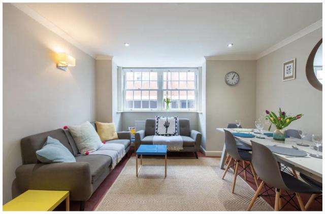 Wells City Centre, Quiet Mews House, sleeps 6