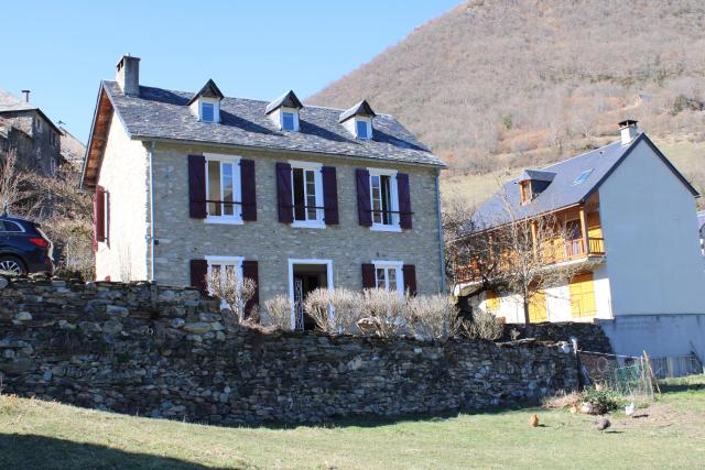 Très belle maison typique proche de Saint-Lary