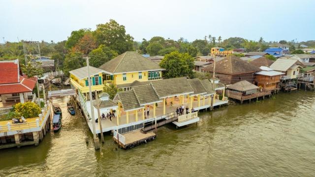 RoomQuest Baan Khun Phra The Iconic Residence