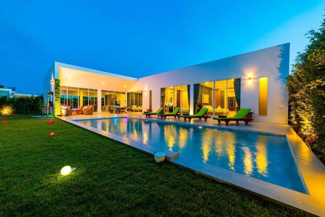 Modern Tropical 4 Bedroom Pool Villa KH-B5