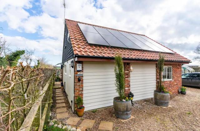 Suffolk Fieldview Country Cottage