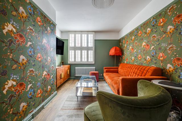 Insta-worthy Loft on Historic Chester Rows, Sleeps 4 & Free Parking