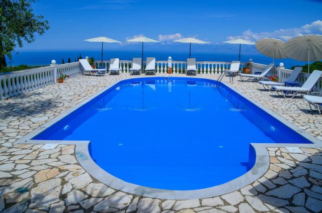 Villa Kitrini- stunning views, a home away from home, near Kassiopi