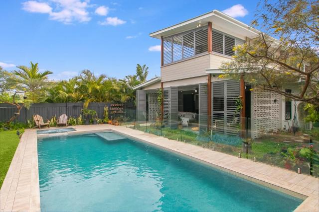 Live the Casuarina Way - Beachside 4BR by uHoliday