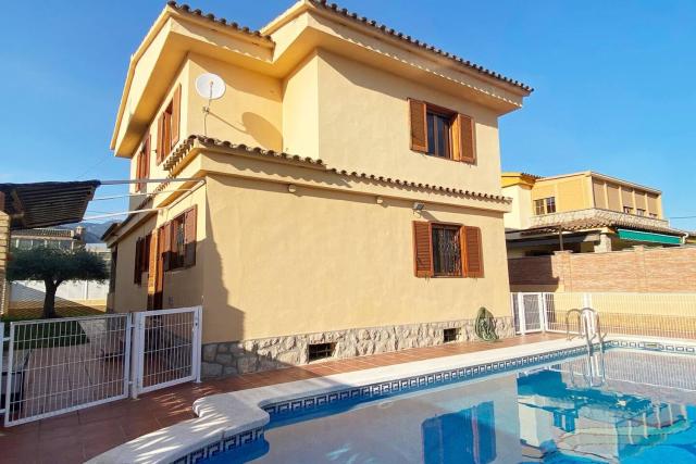 Villa Torreón con piscina privada a 5 min playa