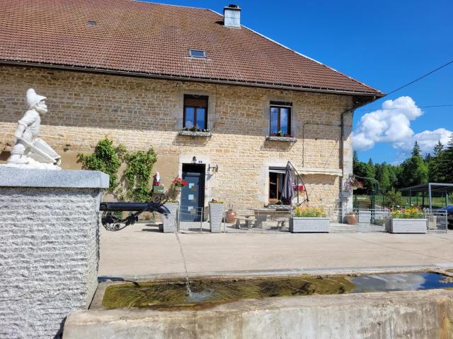 Location à la ferme entre lacs et montagnes "chez papy"