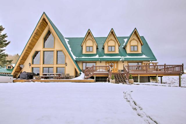 A-Frame Home with Breathtaking Views and Hot Tub!