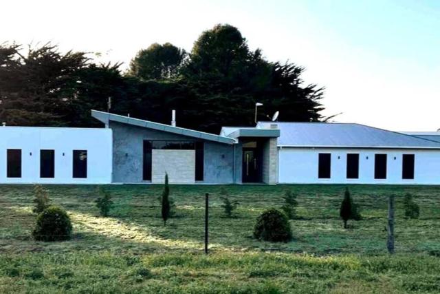 White Hut on Golflinks