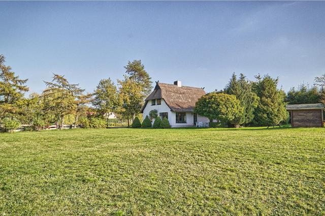 Reetdachhaus mit großem Garten und Kamin