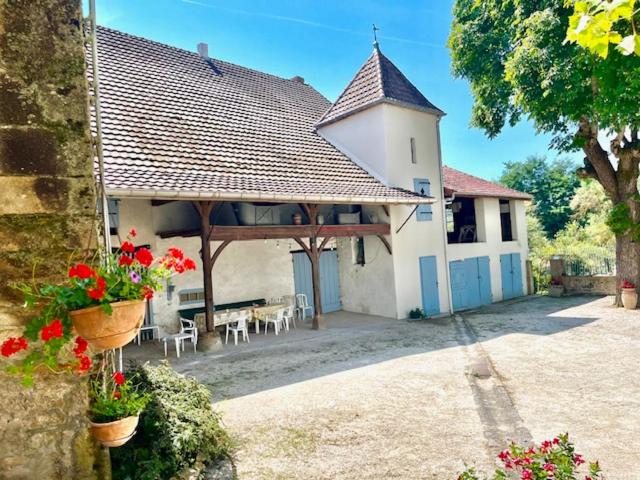 Grand family home in the heart of Burgundy!