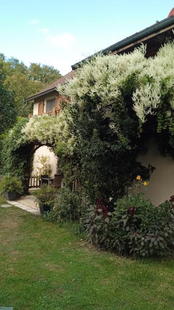 Gîte des Cèdres Ferienwohnung à Ameugny Taizé Cluny