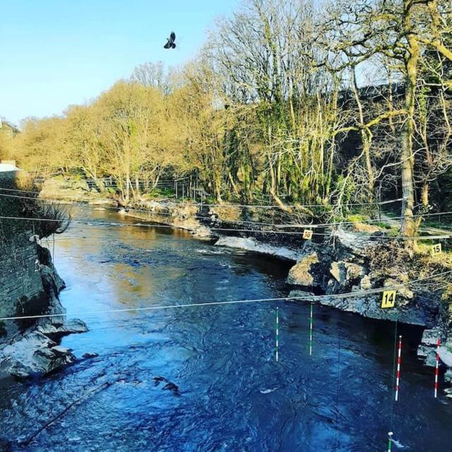 Selah Teifi spectacular river view with games room