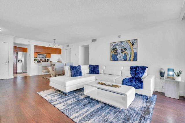 Central ocean view 3 bedrooms in Miami W Parking