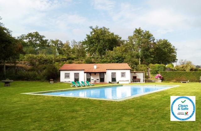 Beautiful Farm House with private pool and tennis court