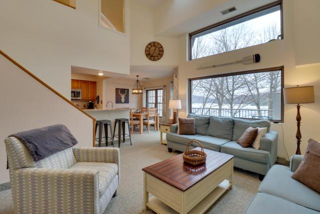 Waterfront Lake Harmony Condo with Ski Slope Views!