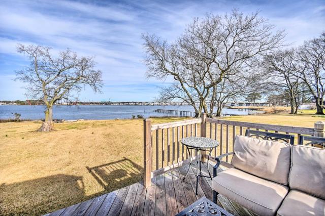 Portsmouth Waterfront Vacation Rental with Deck