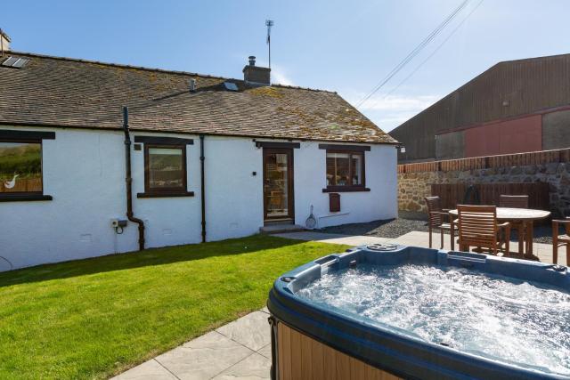 Cannich Cottage at Parbroath Farm