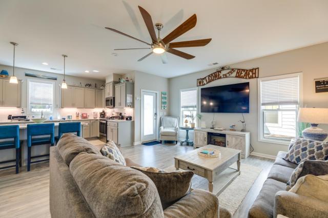 Beaufort Townhome with Game Room 8 Mi to Beaches!