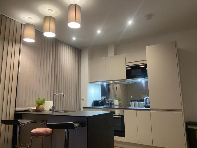 New Modern Apartment near Heathrow Airport